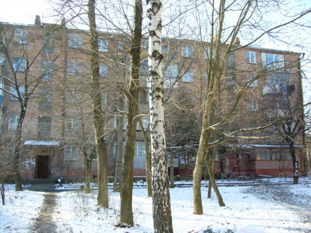 Комарова, 13