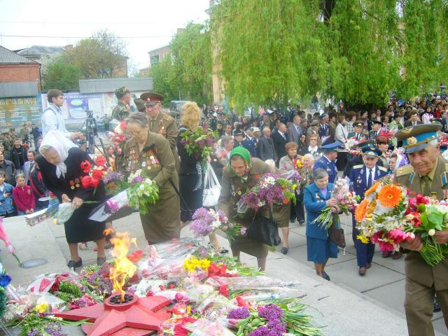 Возложение цветов