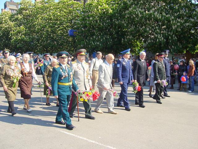 Шествие ветеранов  войны 9 мая 2009 (2)